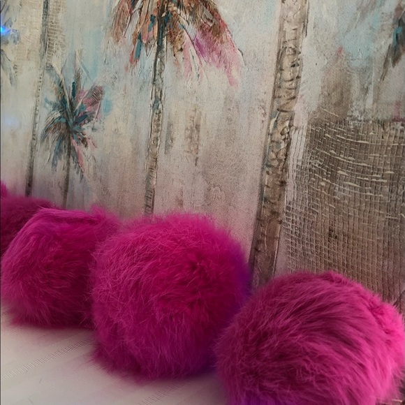 Rabbit Fur Neon Pink Pom Pom NWOT - Picture 3 of 5